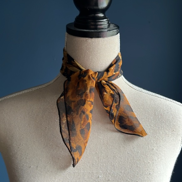 VTG | Leopard Print Scarf - Picture 1 of 6